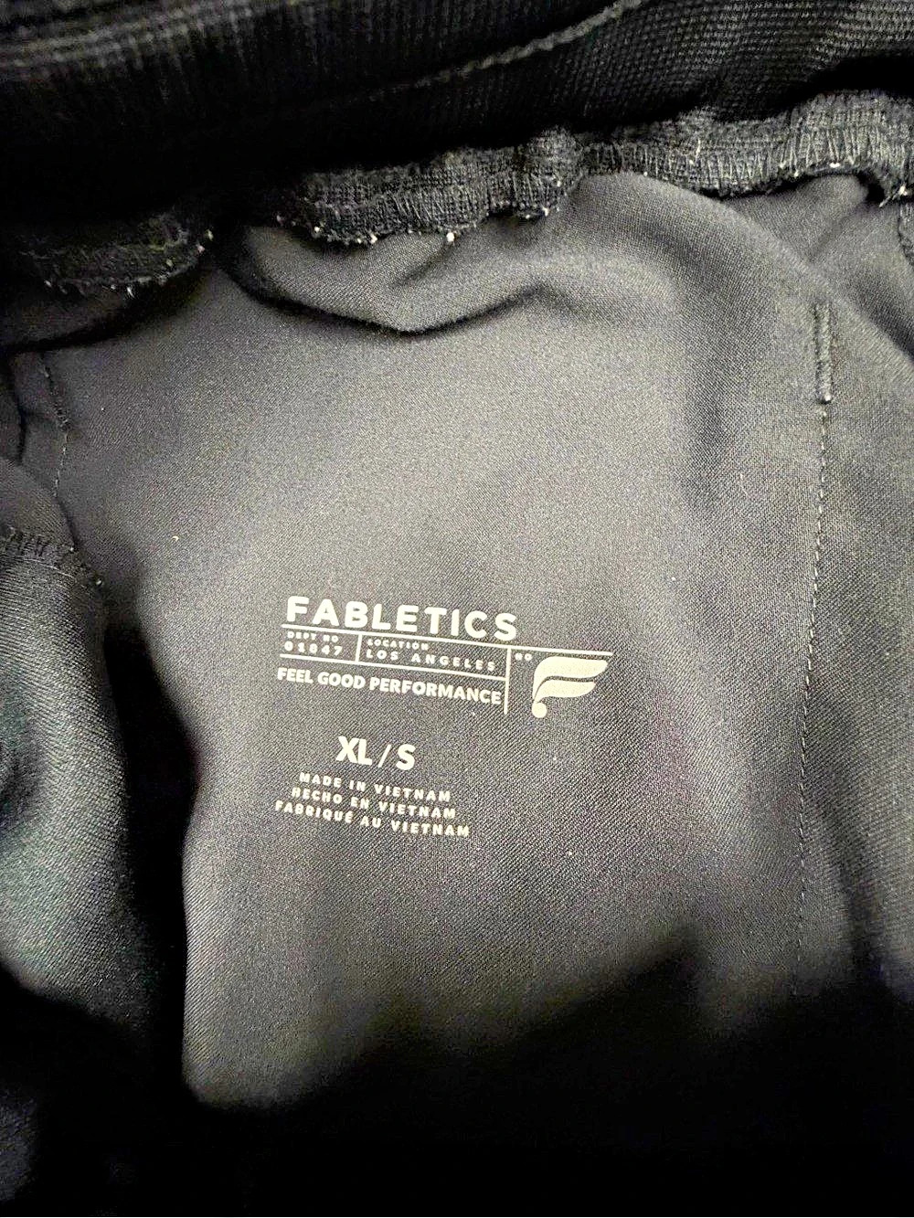 Fabletics women’s scrub set - Picture 5 of 5